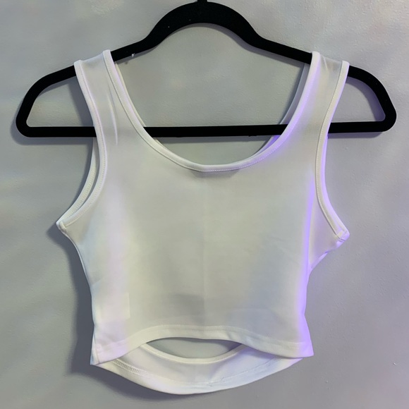 Cut-Out Cropped Tank - Picture 2 of 4